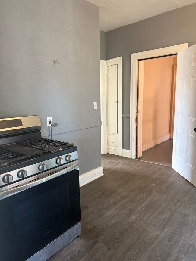 Building Photo - 12506 Union Ave