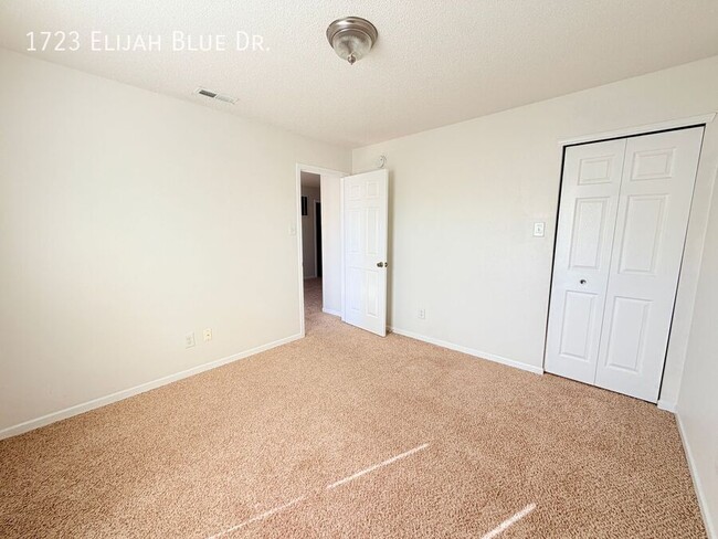 Building Photo - 1723 Elijah Blue Dr