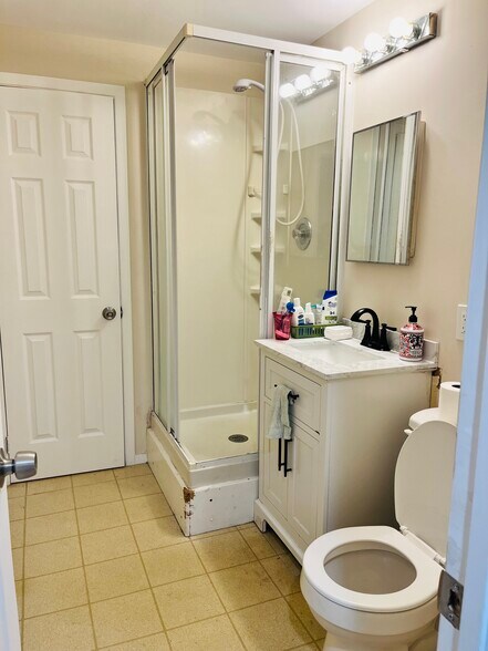 Building Photo - 8 Deer Path