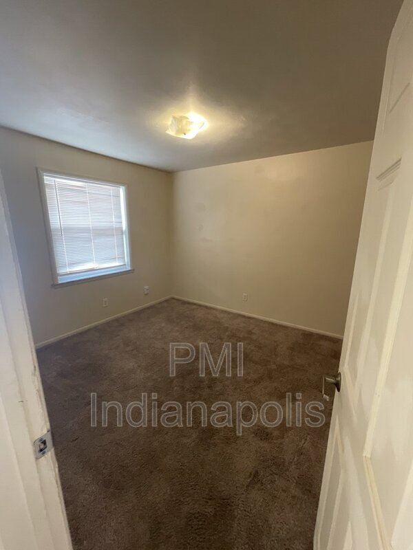 Building Photo - 122 W William Dr