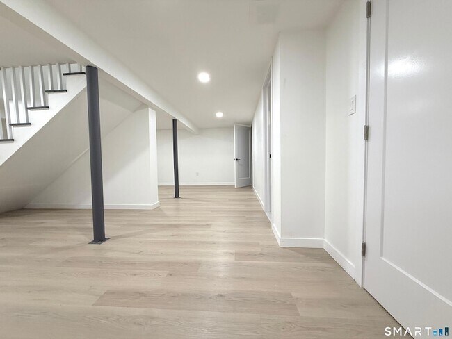 Building Photo - 275 Dayton Rd