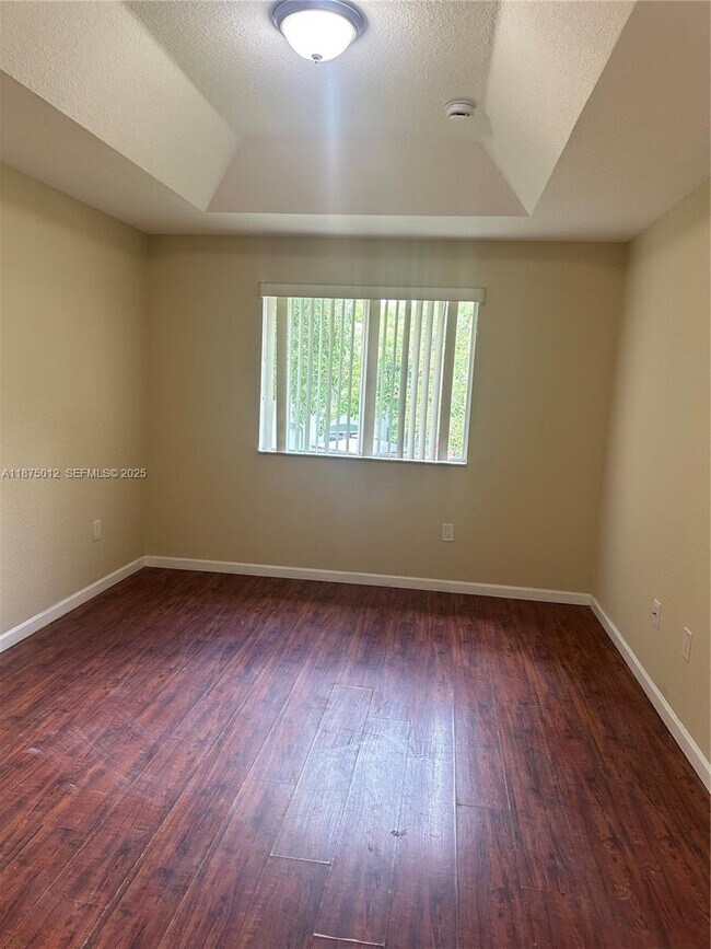 Building Photo - 2834 SE 16th Ave