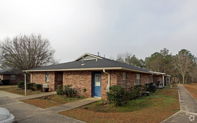 Primary Photo - East Gate Manor Apartments