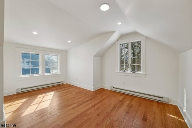 Building Photo - 42 Brookfield Rd