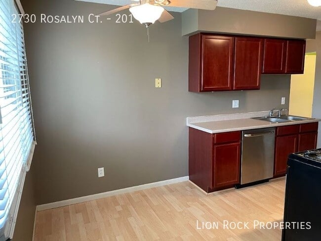 Building Photo - Cozy Two-Bedroom Condo in New Hope for $13...