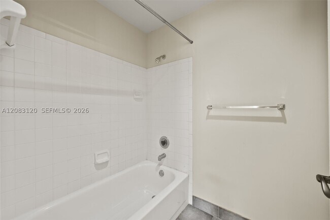 Building Photo - 1076 Coral Club Dr