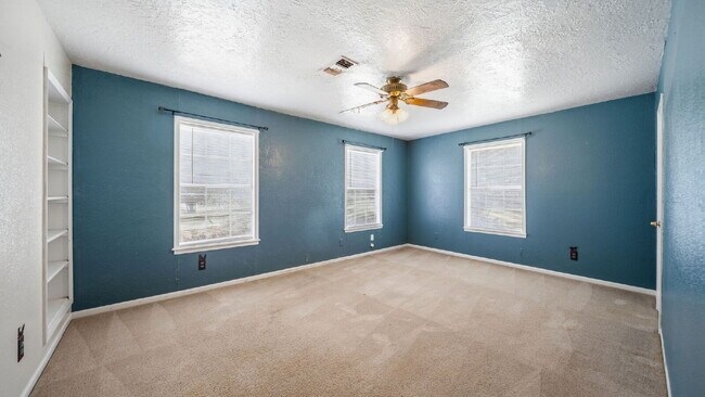 Building Photo - Welcome to quiet, country living with close proximity to MISD schools, and downtown Montgomery am...