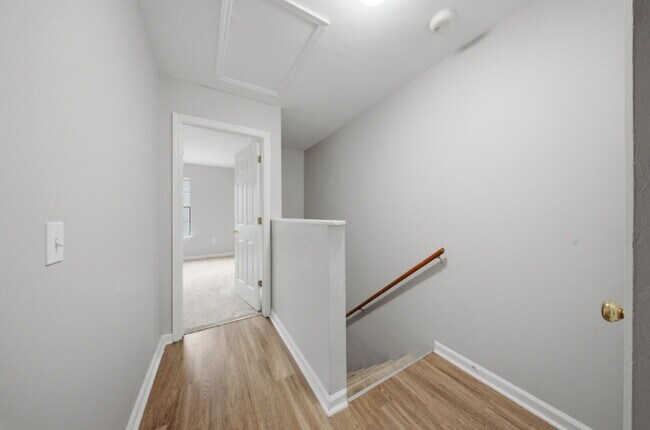 Building Photo - 132 Dixie Dr