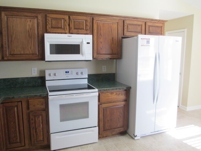 Building Photo - 2952 Majestic Oaks Ln