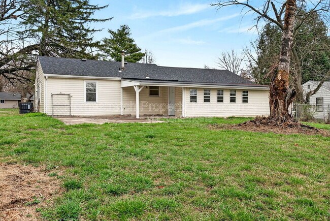 Building Photo - 10261 Imperial Dr