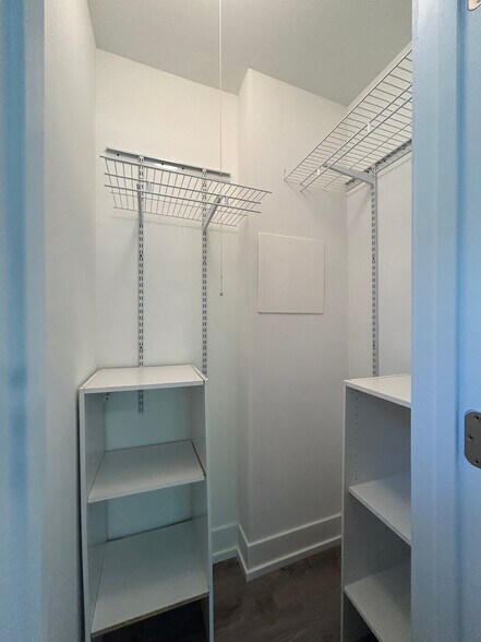 Building Photo - 1128 Maple Ave