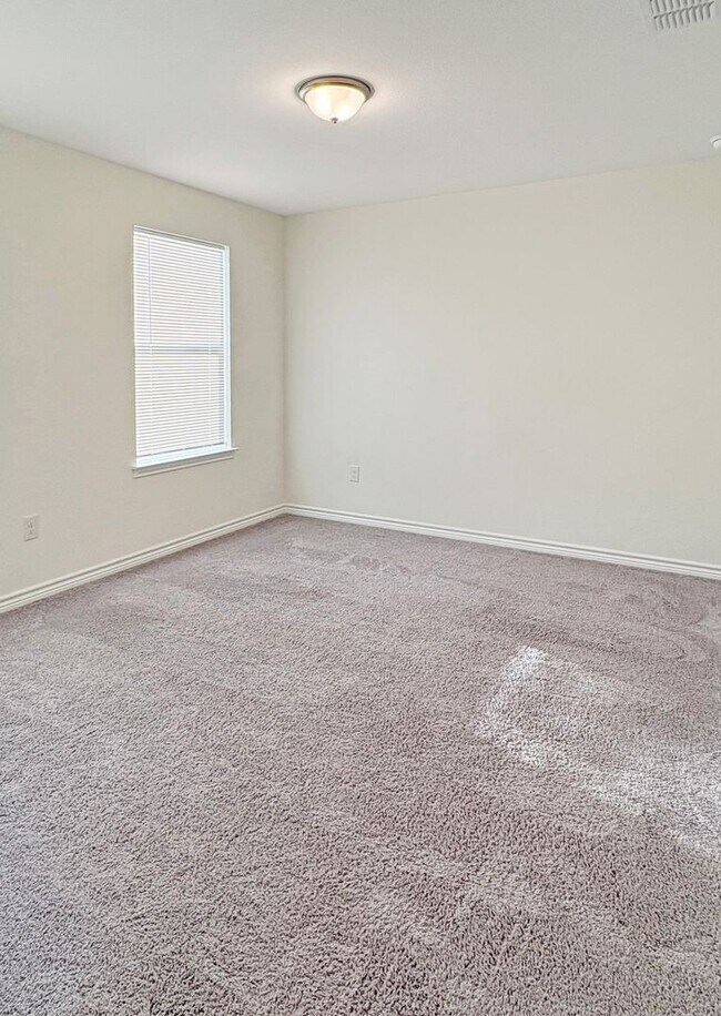 Building Photo - Contemporary Living in Seguin – Over 2,400 Sq Ft of Comfort