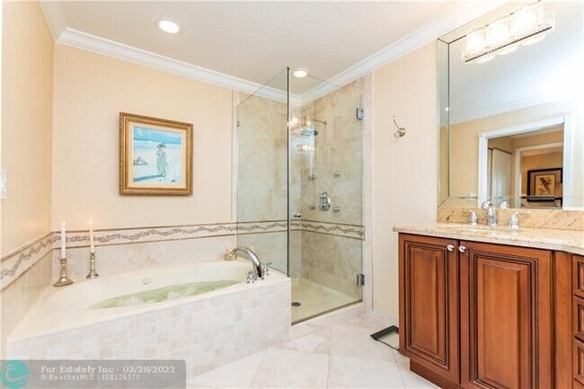 Building Photo - 270 Captains Walk