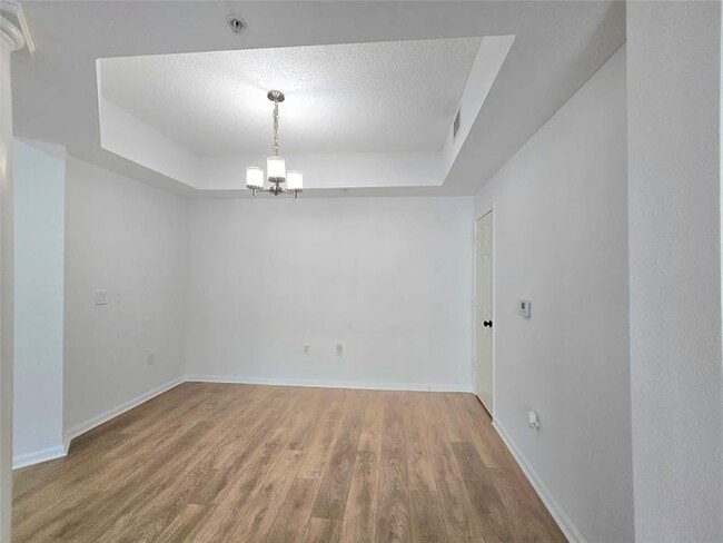 Building Photo - 533 NE 3rd Ave