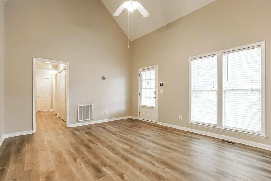 Building Photo - 185 Jared Dr