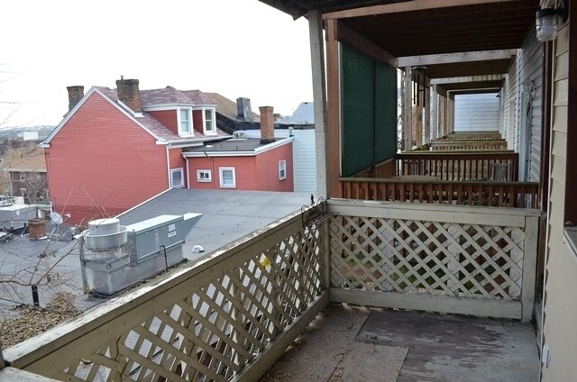 Building Photo - 2013.5 Gregory St