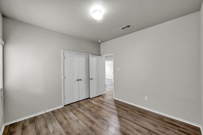 Building Photo - 9594 E Woodmark