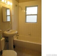 Building Photo - 2 Bed 1 Bath Rental Home - Tulsa