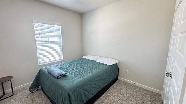 Building Photo - 1505 Red Acer Dr