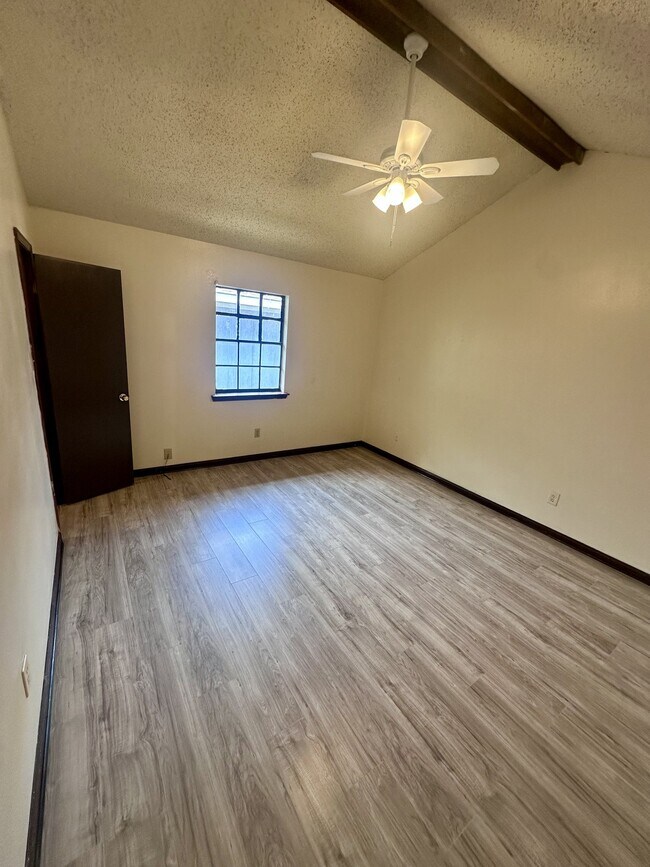 Building Photo - 1628 Alexander Ct