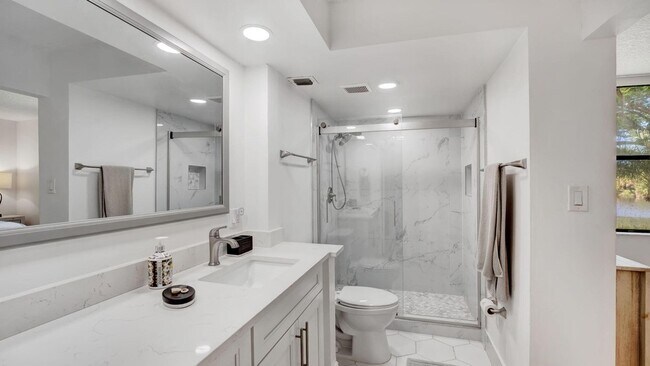 Building Photo - 955 Dotterel Rd