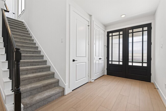 Building Photo - 4333 Avron Dr