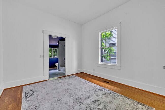 Building Photo - 1516 30th St N