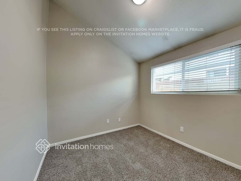 Building Photo - 27858 Crosspath Ave