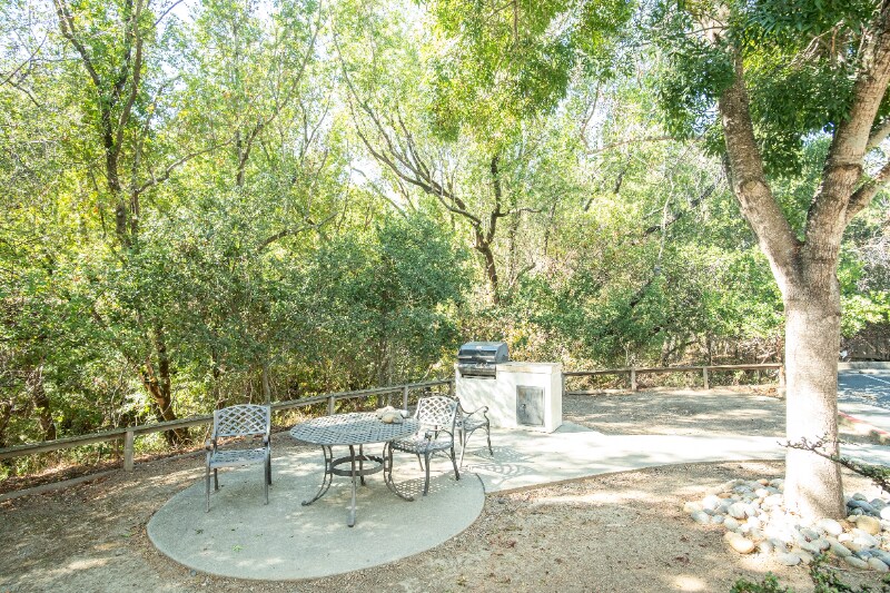 Building Photo - 2491 Creekside Ct