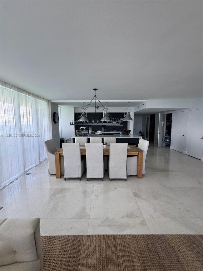 Building Photo - 1830 S Ocean Dr