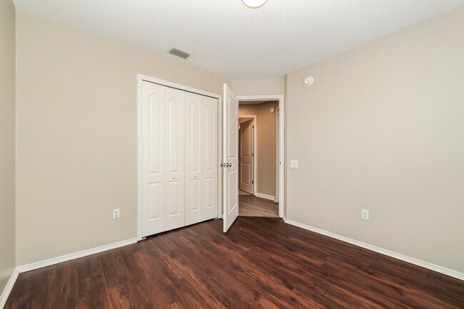 Building Photo - 12420 Dawn Vista Dr