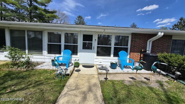 Building Photo - 308 W Malvern Ct