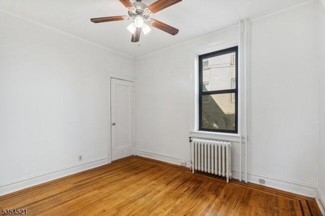 Building Photo - 463 Pavonia Ave