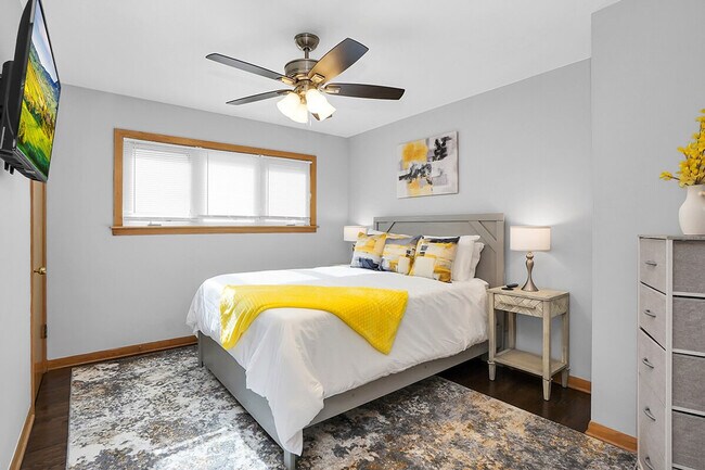 Building Photo - 6059 W 64th St