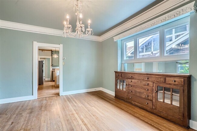 Building Photo - Amazing Location! 7th Avenue Historic Dist...