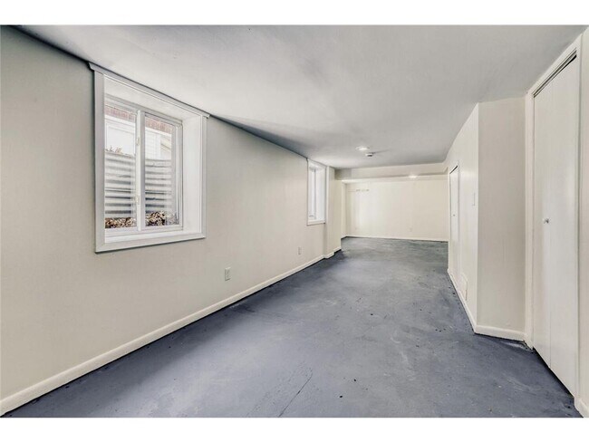 Building Photo - 1683 Minnehaha Ave E