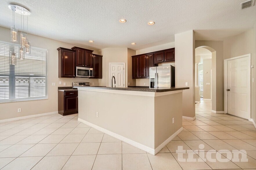 Building Photo - 5555 Burlwood Dr