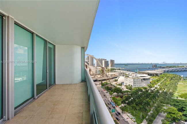 Building Photo - 900 Biscayne Blvd
