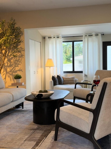 Building Photo - 400 NW 45th St