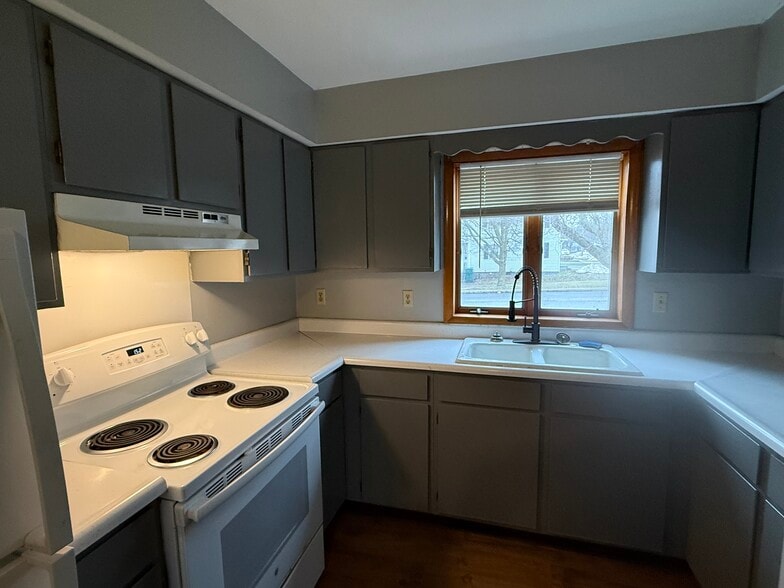 Building Photo - 103 E Seneca St