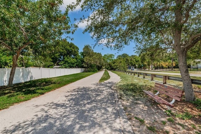 Building Photo - 1502 Cottonwood Terrace