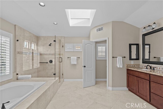 Building Photo - 22711 Las Brisas Cir