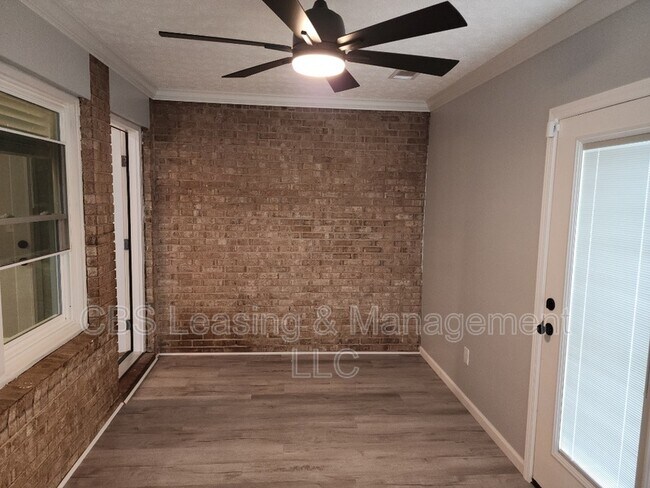 Building Photo - 5126 Stonegate Dr