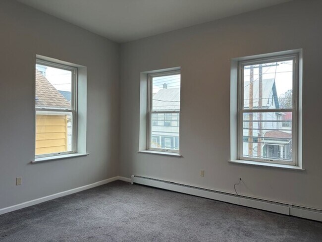 Building Photo - 136-138 W Main Ave-136