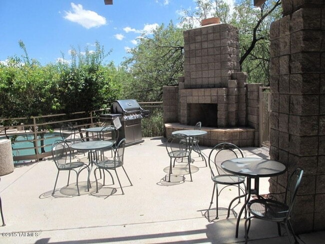 Building Photo - Charming  Updated 2BR- 2  BATH FOOTHILLLS CONDO