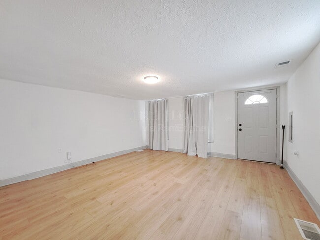 Building Photo - 2508 W Main St