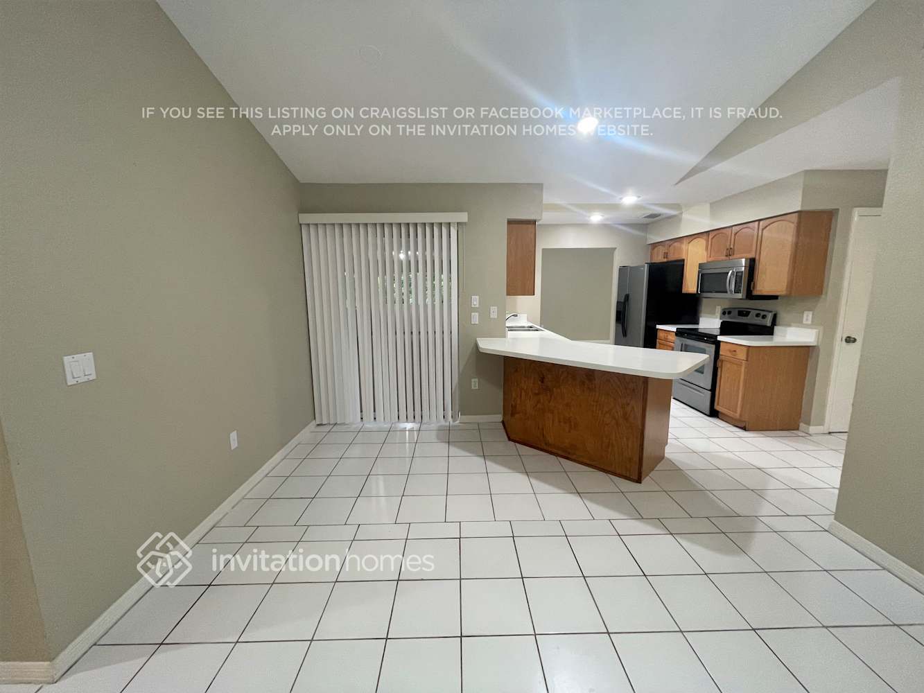 Building Photo - 385 Atwater St