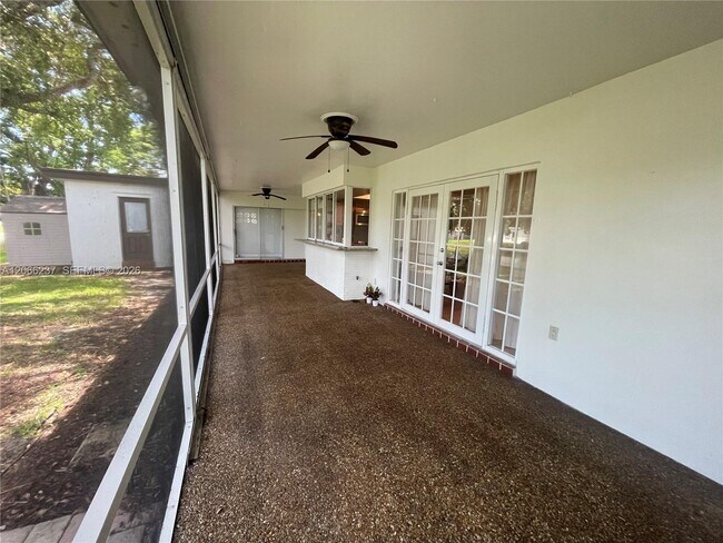 Building Photo - 9301 SW 54th St