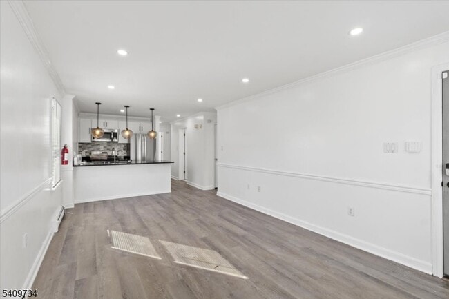 Building Photo - 17 Holsman St