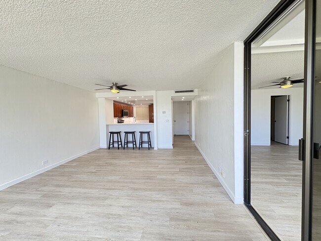Building Photo - 500 Lunalilo Home Rd